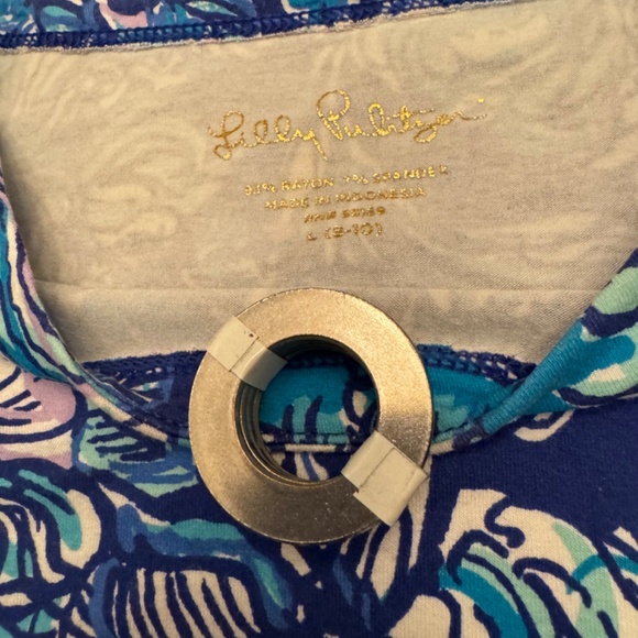 Lilly Pulitzer half sleeve shirt - Picture 4 of 5